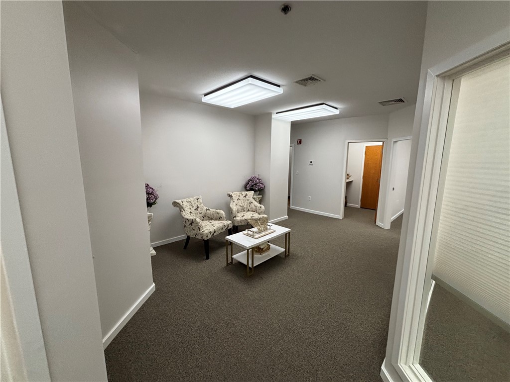 1130 Ten Rod Road B/203