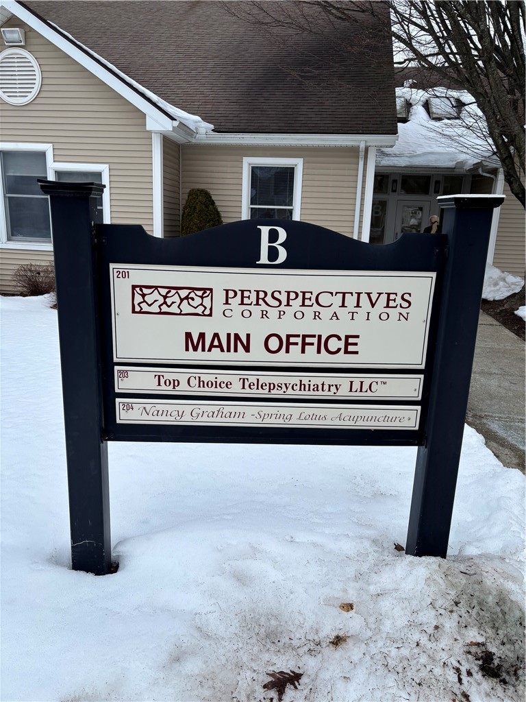 1130 Ten Rod Road B/203