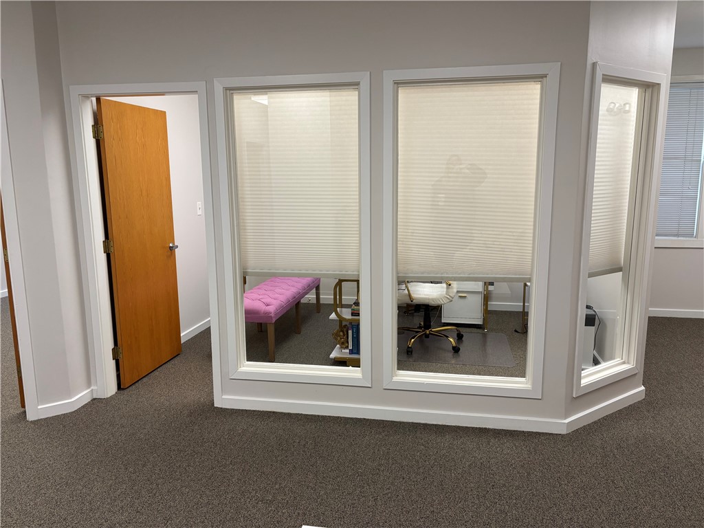 1130 Ten Rod Road B/203