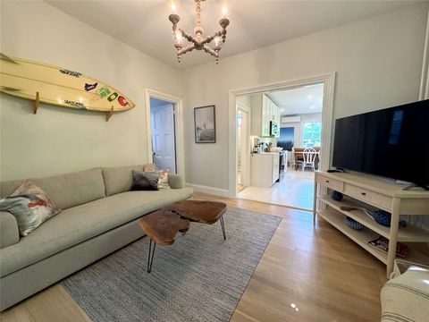 8 Barney Street 1 Newport RI 02840