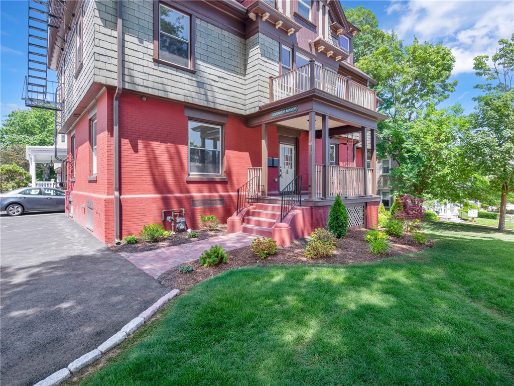 166 Waterman Street 2