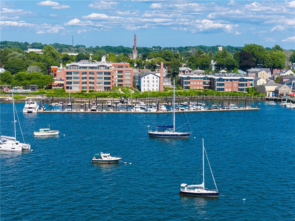 341 Thames Street S-104