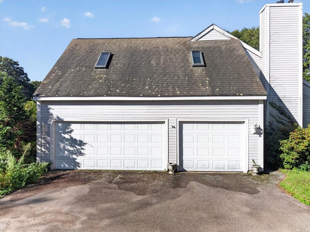 11 Seabury Drive