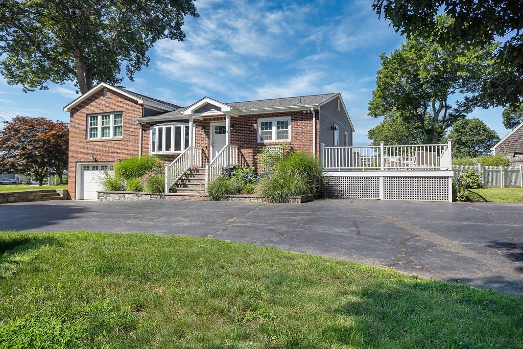 106 Cedar Island Road