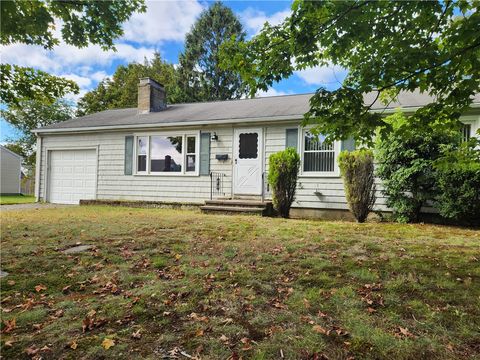 8 Caldarone Street Barrington RI 02806
