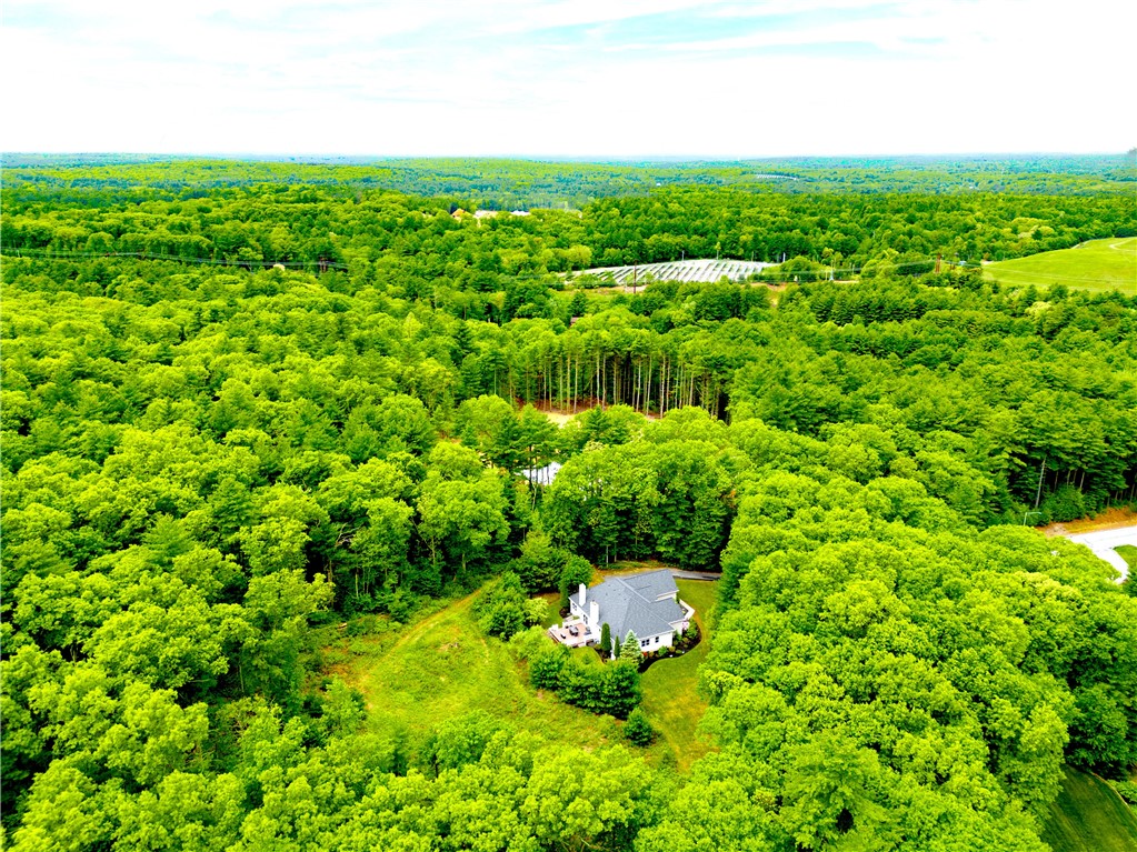 4 Hart Pond Drive