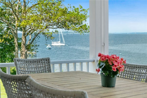 376 E SHORE RD, JAMESTOWN, RI 02835 - Image f242aade582da2ba0bde8e720ee1c263/2395989901