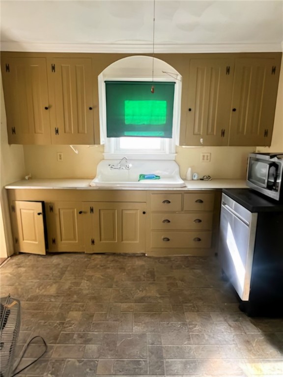 Pawtucket, Rhode Island 02861, United States, 4 Bedrooms Bedrooms, ,2 BathroomsBathrooms,Residential,Active,39452