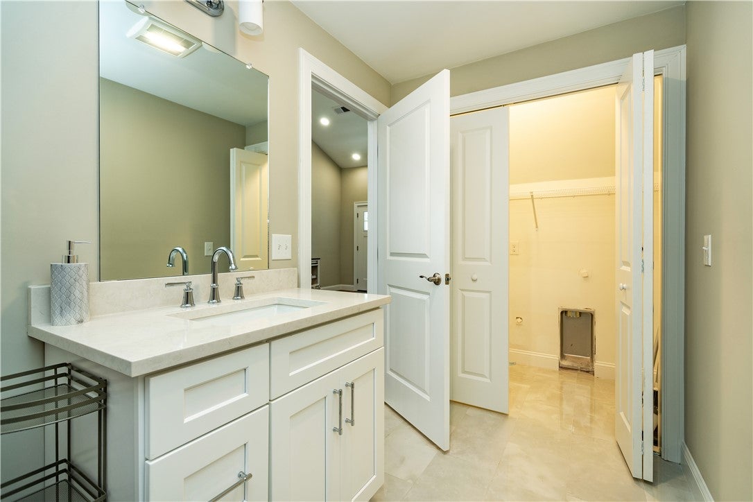 2 Fieldstone Way