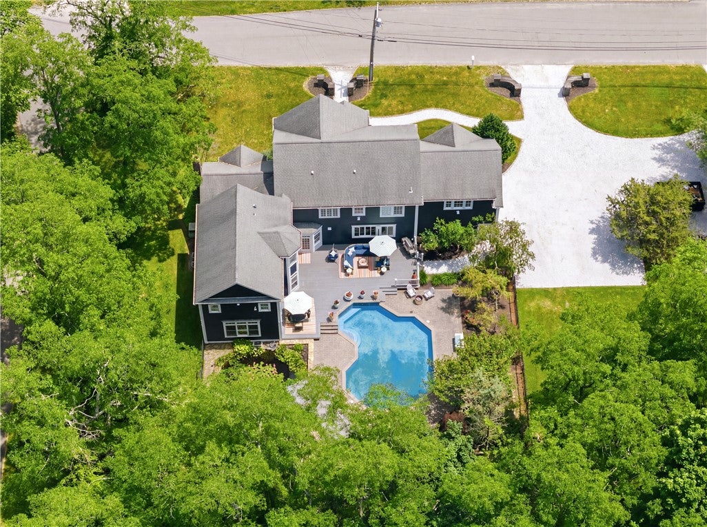 198 Poppasquash Road