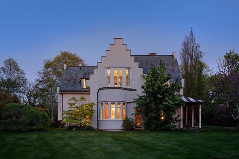 14 Leroy Avenue Newport RI 02840