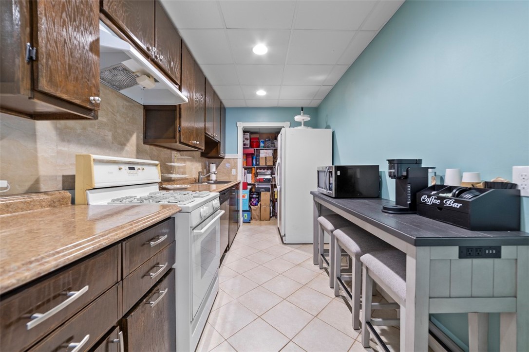 South Kingstown, Rhode Island 02879, United States, 4 Bedrooms Bedrooms, ,5 BathroomsBathrooms,Residential,Active,121257