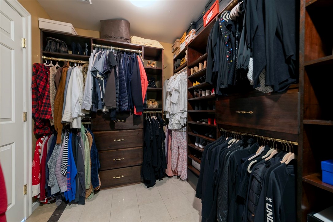 South Kingstown, Rhode Island 02879, United States, 4 Bedrooms Bedrooms, ,5 BathroomsBathrooms,Residential,Active,121257