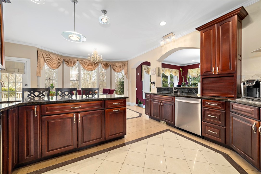 South Kingstown, Rhode Island 02879, United States, 4 Bedrooms Bedrooms, ,5 BathroomsBathrooms,Residential,Active,121257