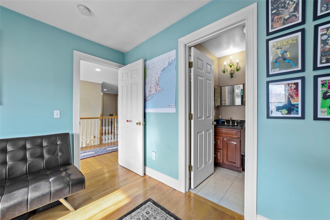 South Kingstown, Rhode Island 02879, United States, 4 Bedrooms Bedrooms, ,5 BathroomsBathrooms,Residential,Active,121257