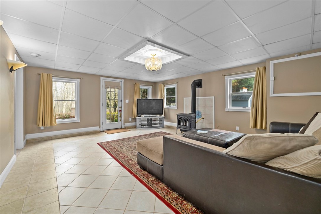 South Kingstown, Rhode Island 02879, United States, 4 Bedrooms Bedrooms, ,5 BathroomsBathrooms,Residential,Active,121257