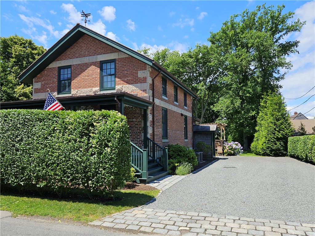 209 Coggeshall Avenue