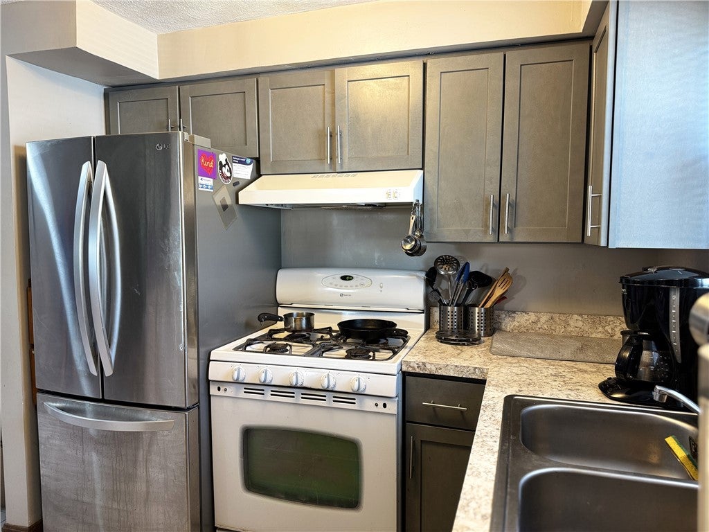 89 Manomet Street 91