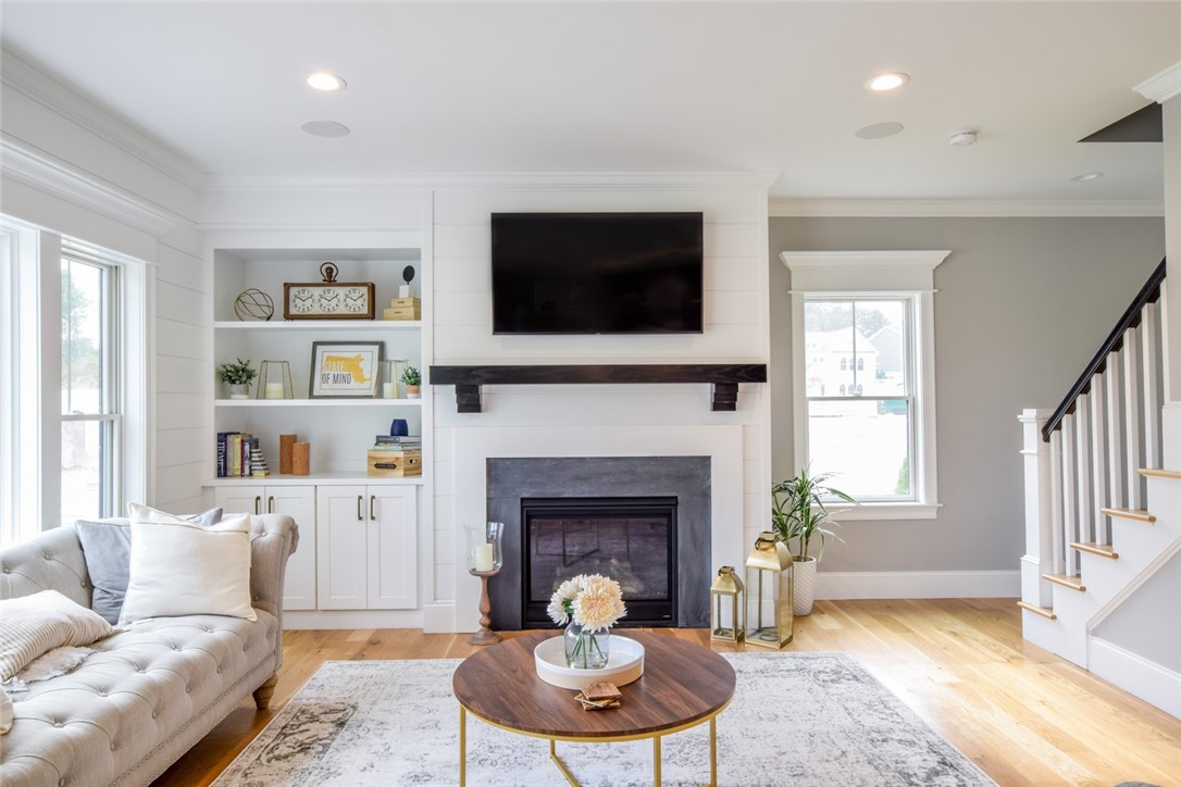 North Kingstown, Rhode Island, 02852, United States, 4 Bedrooms Bedrooms, ,3 BathroomsBathrooms,Residential,Active,2032966