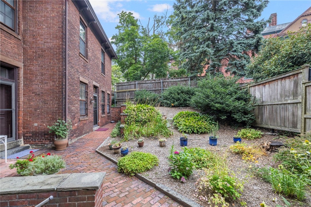 283 Benefit Street E