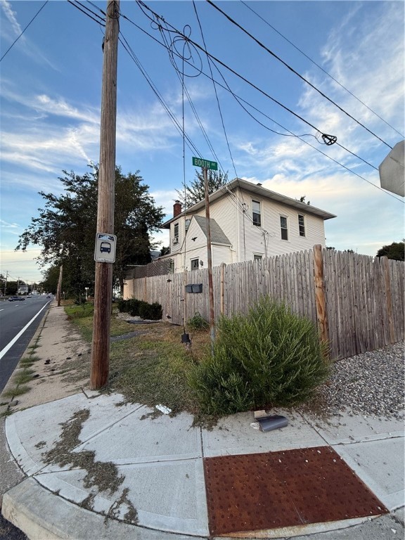 Warwick, Rhode Island 02888, United States, 3 Bedrooms Bedrooms, ,2 BathroomsBathrooms,Residential,Active,194437