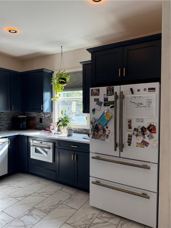 Warwick, Rhode Island 02888, United States, 3 Bedrooms Bedrooms, ,2 BathroomsBathrooms,Residential,Active,194437