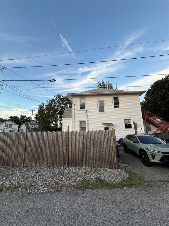 Warwick, Rhode Island 02888, United States, 3 Bedrooms Bedrooms, ,2 BathroomsBathrooms,Residential,Active,194437