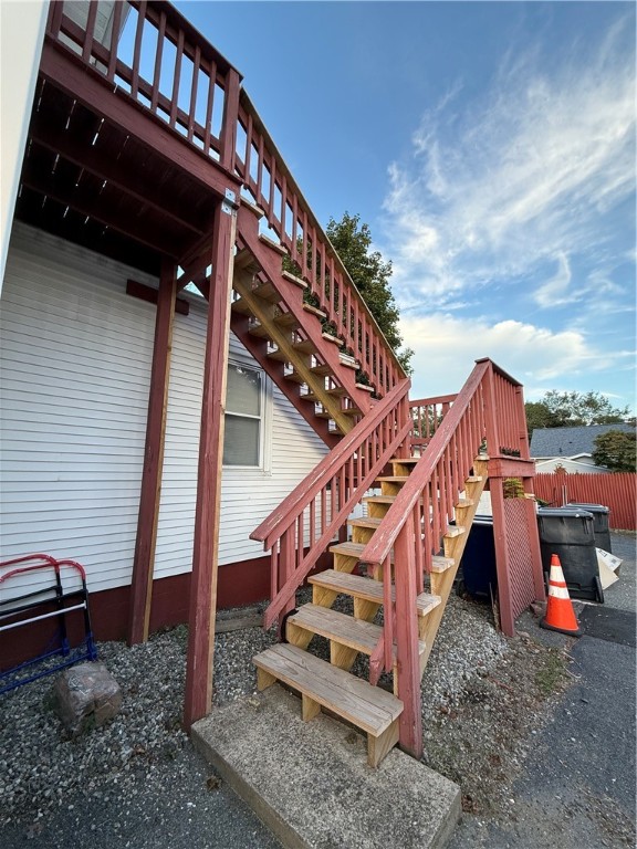 Warwick, Rhode Island 02888, United States, 3 Bedrooms Bedrooms, ,2 BathroomsBathrooms,Residential,Active,194437