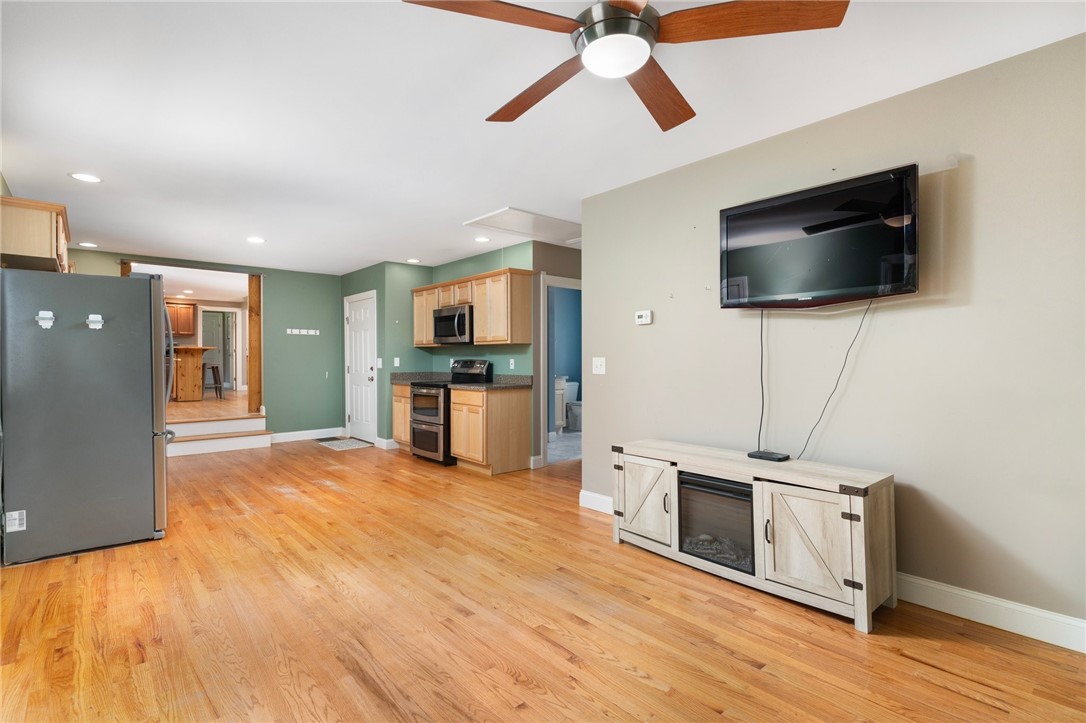 Hopkinton, Rhode Island 02832, United States, 3 Bedrooms Bedrooms, ,3 BathroomsBathrooms,Residential,Active,166149