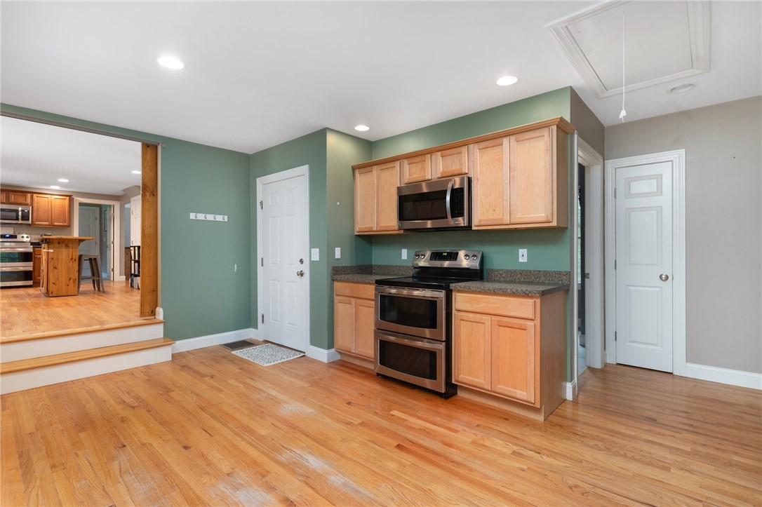 Hopkinton, Rhode Island 02832, United States, 3 Bedrooms Bedrooms, ,3 BathroomsBathrooms,Residential,Active,166149