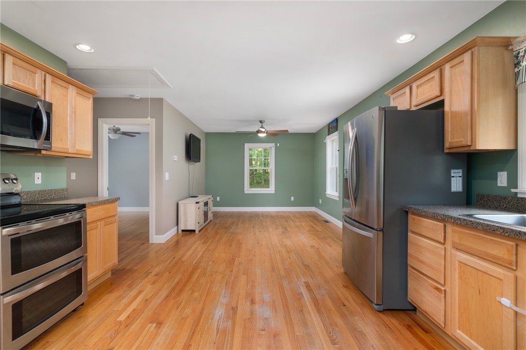 Hopkinton, Rhode Island 02832, United States, 3 Bedrooms Bedrooms, ,3 BathroomsBathrooms,Residential,Active,166149