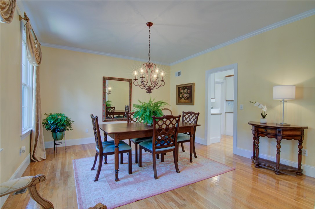 East Greenwich, Rhode Island 02818, United States, 4 Bedrooms Bedrooms, ,3 BathroomsBathrooms,Residential,Active,87317