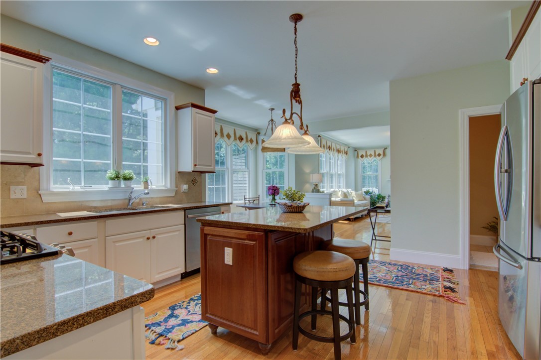 East Greenwich, Rhode Island 02818, United States, 4 Bedrooms Bedrooms, ,3 BathroomsBathrooms,Residential,Active,87317