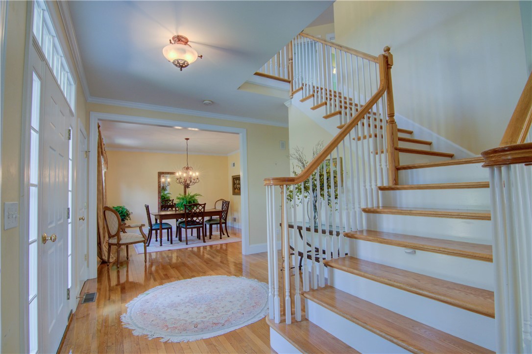 East Greenwich, Rhode Island 02818, United States, 4 Bedrooms Bedrooms, ,3 BathroomsBathrooms,Residential,Active,87317