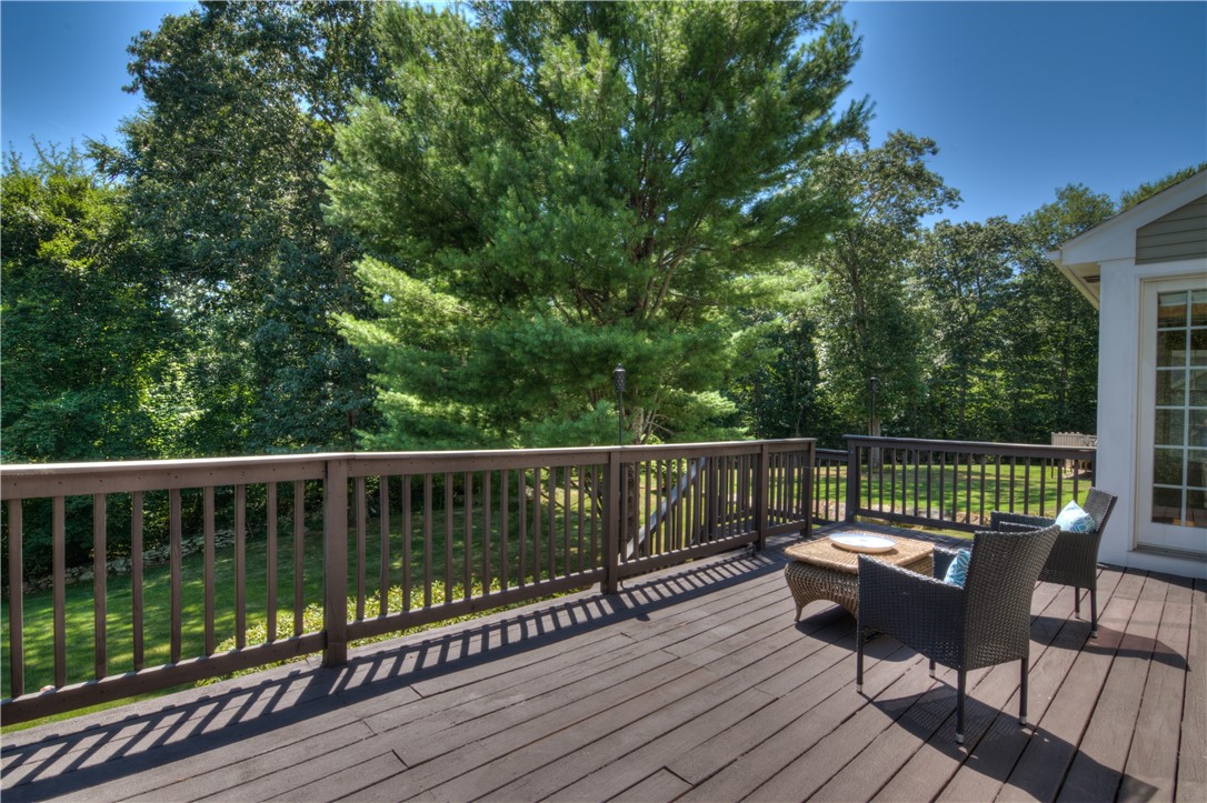 East Greenwich, Rhode Island 02818, United States, 4 Bedrooms Bedrooms, ,3 BathroomsBathrooms,Residential,Active,87317