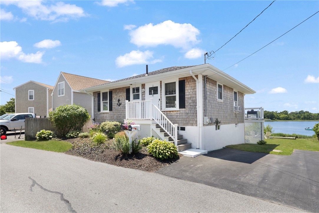 345 Riverside Street