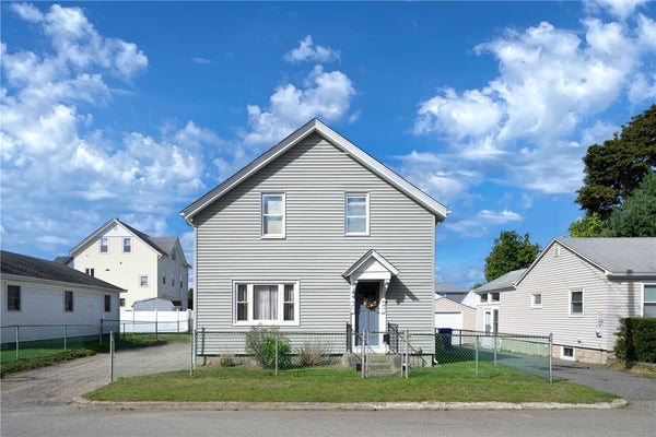 28 GARDNER ST, PAWTUCKET, RI 02861 - Image f51bc0dca086f9613946245baaa5e42e/2704189352