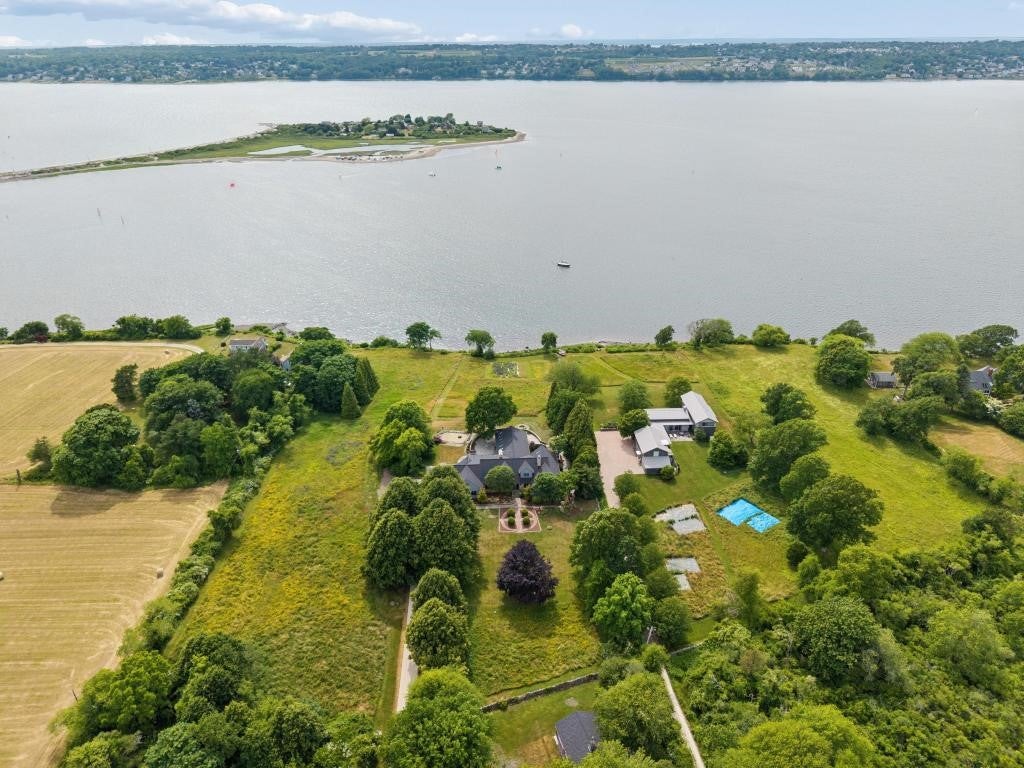 683 Neck Road