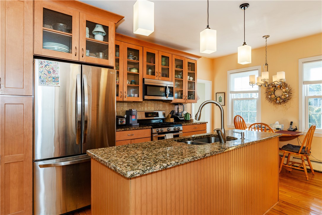 East Greenwich, Rhode Island 02818, United States, 4 Bedrooms Bedrooms, ,2 BathroomsBathrooms,Residential,Pending,111923