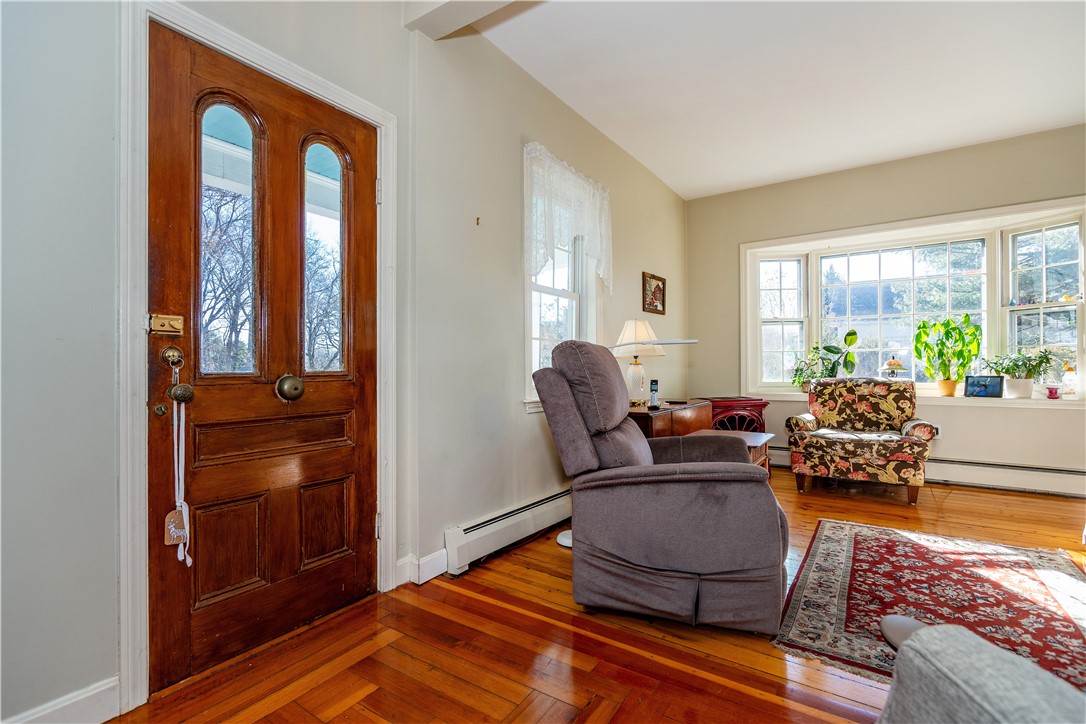 East Greenwich, Rhode Island 02818, United States, 4 Bedrooms Bedrooms, ,2 BathroomsBathrooms,Residential,Pending,111923