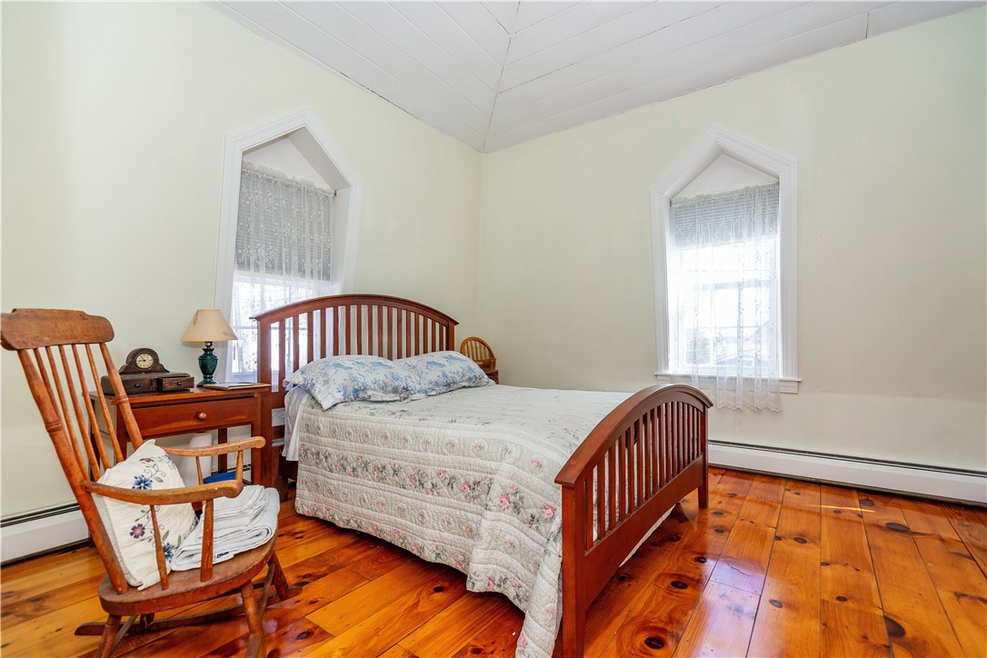 East Greenwich, Rhode Island 02818, United States, 4 Bedrooms Bedrooms, ,2 BathroomsBathrooms,Residential,Pending,111923