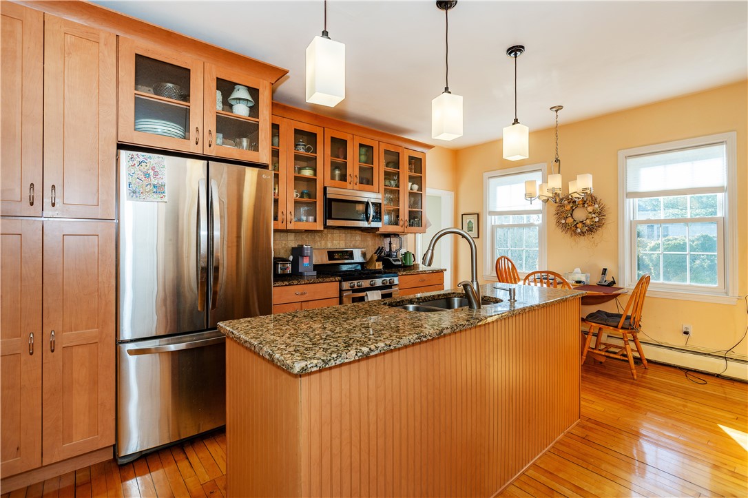 East Greenwich, Rhode Island 02818, United States, 4 Bedrooms Bedrooms, ,2 BathroomsBathrooms,Residential,Pending,111923