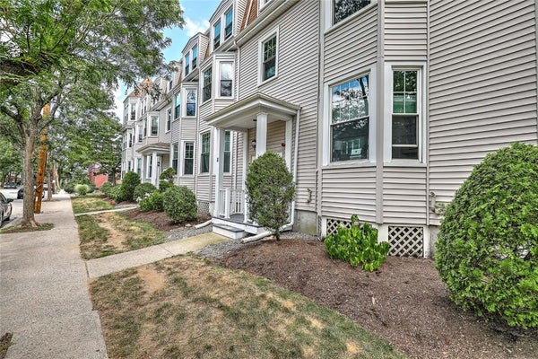 8 SLOCUM ST APT 17, PROVIDENCE, RI 02909 - Image f5f1bf8fd382eaeab495ca4d7a6bb64a/2070281234