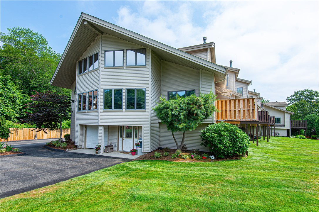 97 Farnum Pike 1