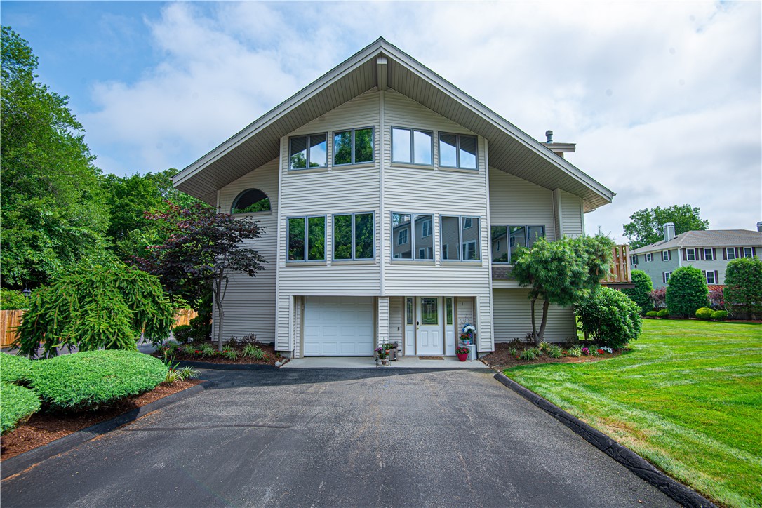 97 Farnum Pike 1