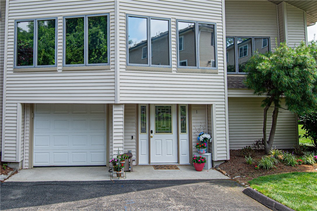 97 Farnum Pike 1