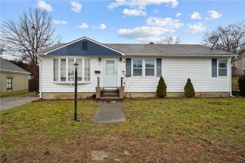 Single Family Residence in Cranston RI 29 Lookout Avenue.jpg