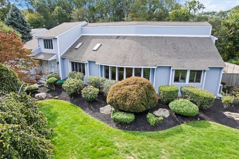 30 Dutchess Drive Cranston RI 02921