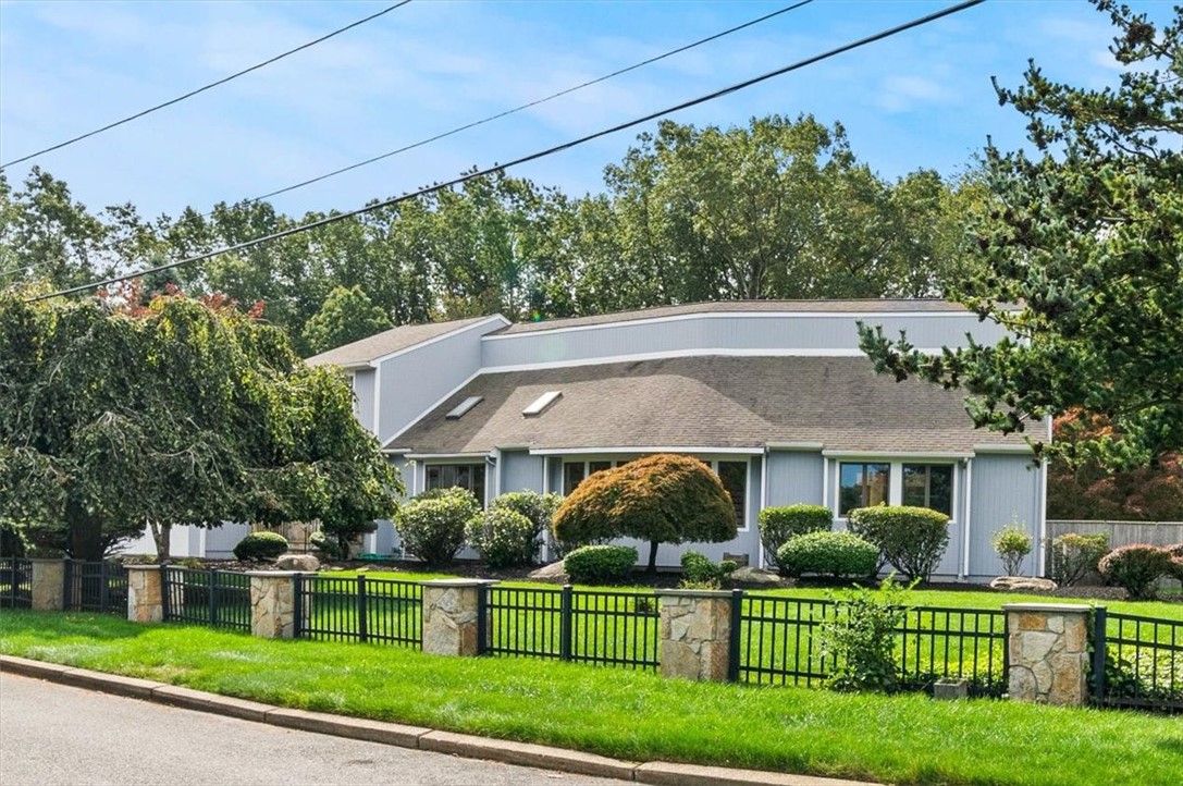 30 Dutchess Drive