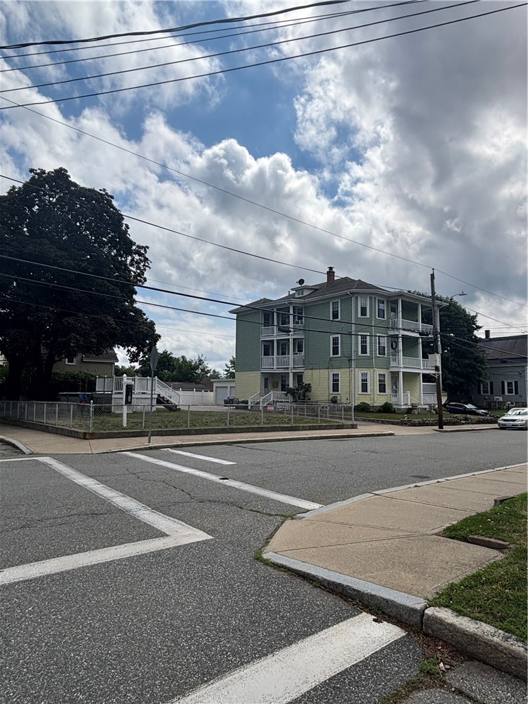 351 Robinson Street